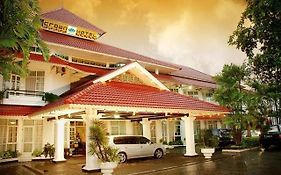Urbanview Hotel Crown Tasikmalaya